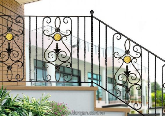 Cầu thang sắt nghệ thuật tay vịn gỗ 16