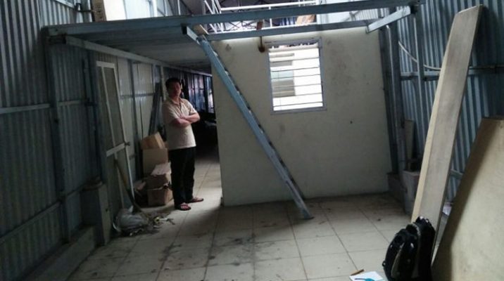 Thi công tôn vân gỗ 1