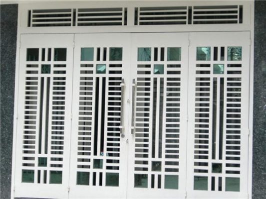Mẫu cửa sắt pano 4 cánh đẹp 3