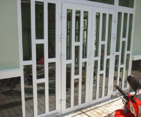 Mẫu cửa sắt pano 4 cánh hiện đại 10