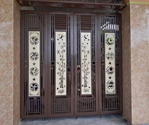 Mẫu cửa sắt pano 4 cánh hiện đại 2