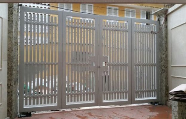 cửa cổng sắt 4 cánh đẹp 9