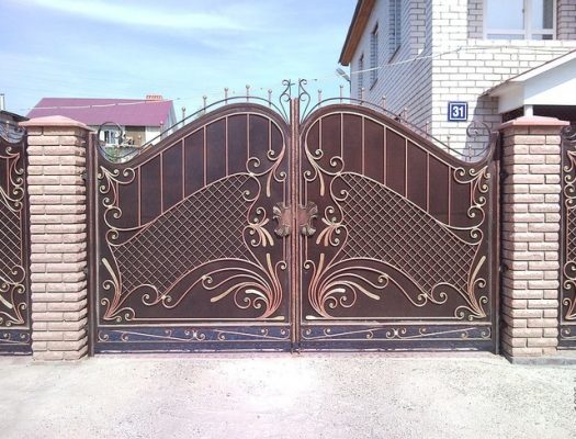 mẫu cửa sắt mỹ nghệ 4